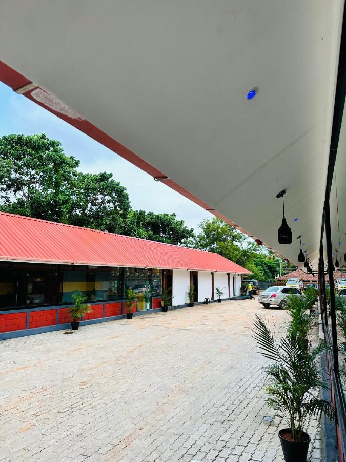 Tcs Rooms Ezhilode Payyanur Payyannur Exterior photo