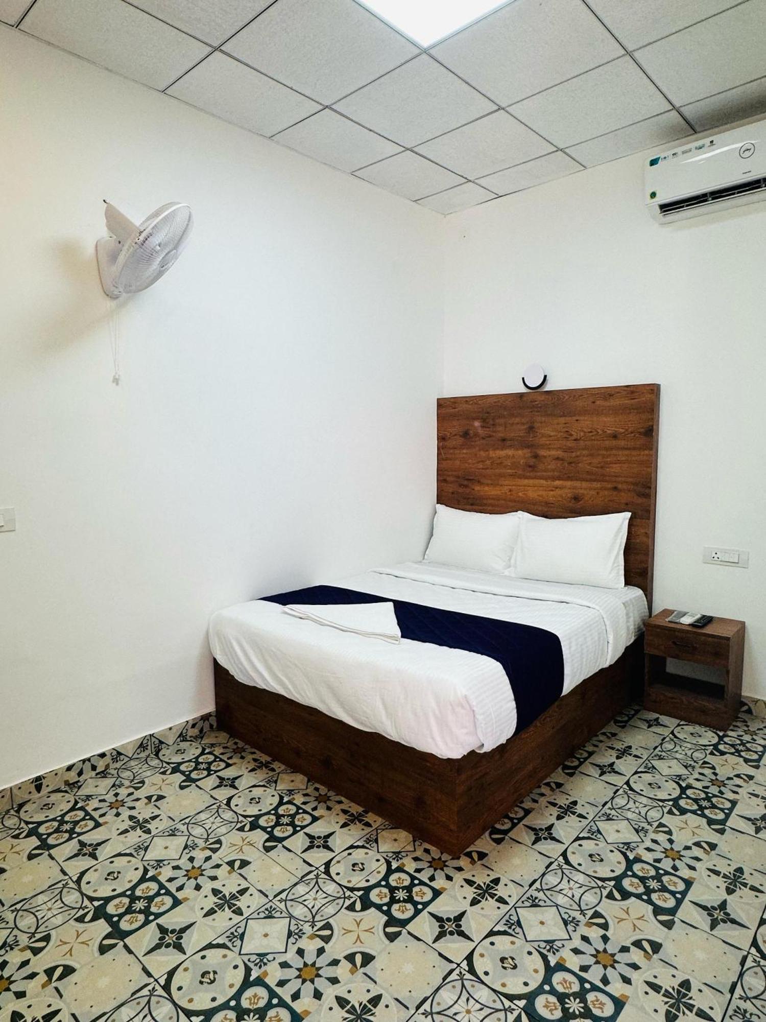 Tcs Rooms Ezhilode Payyanur Payyannur Exterior photo